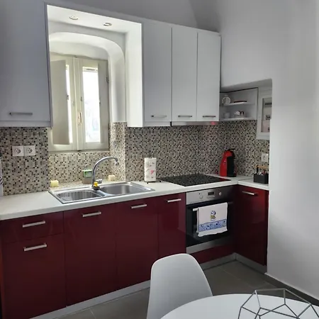 Mareva's House Апартаменты Пиргос